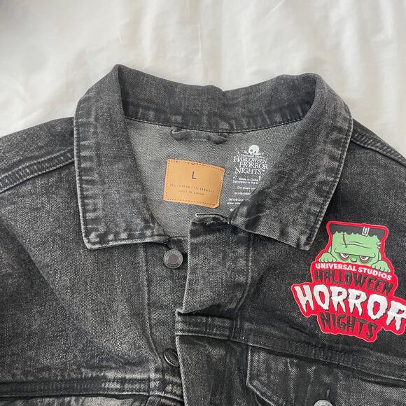 NWT Universal Studios Halloween Horror Nights 2022 Studio Screamers Jean Jacket - Picture 13 of 16